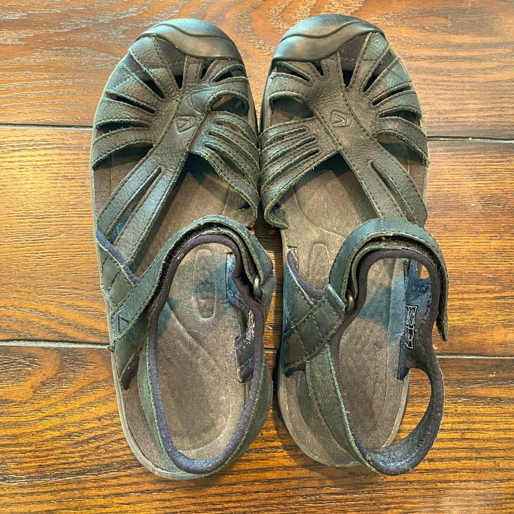 Ladies Keen Sandals black size 9